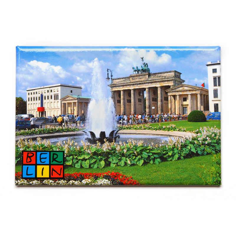 Magnet im Postkarten-Stil Brandenburger Tor mit Brunnen  